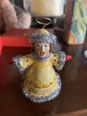 DEPT 56 - KRINKLES SHORT GIRL CAROLER JEWELED BOX