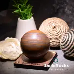 【SMILEROCKS 石麥】石麥水晶原礦 條帶狀鐵礦虎眼石球 NO.621050782(SMILEPAD 9X9底板)