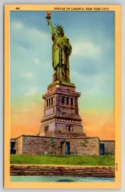 Linen Statue of Liberty New York City Vintage Postcard c1940s