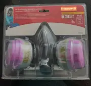 Honeywell Reusable Half Mask MC/P100 Respirator, Large (NEW)