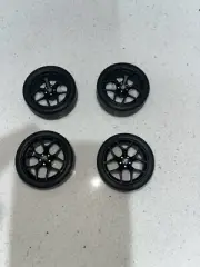 1/18. Diorama/Parts Biante Holden Vf Gtsr W1 Wheels With discs and calipers
