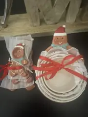 Holiday Time Gingerbread Family Ceramic Christmas Measuring Cups & Spoon Set pc