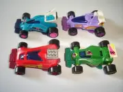 COLOURED RACING MODEL CARS RACE SET 1:87 H0 - KINDER SURPRISE PLASTIC MINIATURES