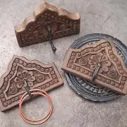 DAECOUR Handcarved Solid Wood Accent Iron Wall Decor Hook Hang & Organize India