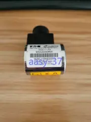 1PCS New Eaton Vickers 300AA00085A Solenoid Coil 115AC Brand