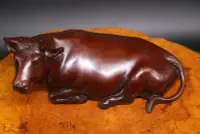 在飛比找Yahoo!奇摩拍賣優惠-【二手】日本銅牛雕塑，生肖牛銅像擺件，臥牛置物。日本古美術作