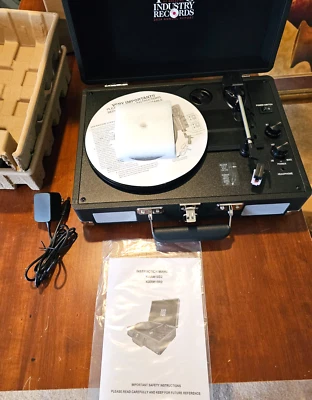 New Retro Style Suitcase record player Model KXRM19B2 Bluetooth turntable