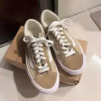 在飛比找PopChill優惠-[二手] 卡其色拼接 雙色 Vans 九成新 前後麂皮