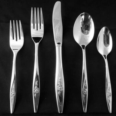 LASTING ROSE by Oneida Deluxe 5 Piece Place Setting NEW NEVER USED made in USA