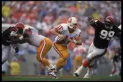 Quarterback Casey Weldon Tampa Bay Buccaneers runs away from th- 1995 Old Photo