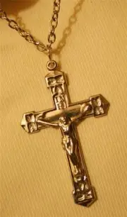 Handsome Shiny Point Arms INRI Silvertone Cross Crucifix Pendant Necklace