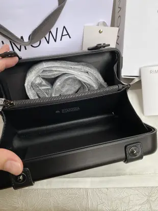 ＜葛蕾飾屋一館＞全新真品 DIOR x RIMOWA 聯名款全球限量黑色鋁合金 斜背 手拿包 現貨