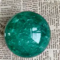 在飛比找Yahoo!奇摩拍賣優惠-148天然綠螢石水晶球擺件綠色水晶原石打磨屬木客廳辦公家居喬
