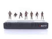 MINI GT 1/64 - FIGURINE EQUIPE CAMEL TROPHY MGTAC17