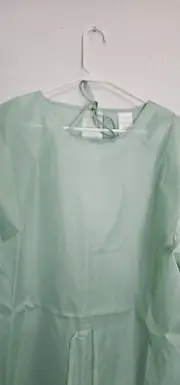 New Reusable/Washable 50 in aBox Medical Surgical Dental Lab Gown Unisex Green