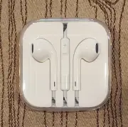 Original Apple Wired iPhone iPad iPod Ear Buds White AIR Buds with Case 3.5mm