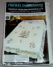 1967 Vintage Paragon "Greenfield" Crewel Embroidery Bedspread Kit Double Bed