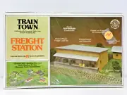 BACHMANN N SCALE U/A "TRAIN TOWN FREIGHT STATION" PLASTIC MODEL KIT