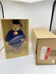 Steiff Teddy in Bauern Tracht 0284/28 KFS 28cm New In Original Boxes Farmer Bear