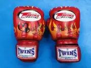 These Twins Genuine Leather Gloves Are Autographed By Muay Thai Champion Puakao.