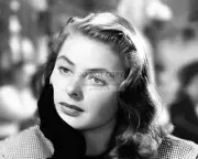 ACTRESS INGRID BERGMAN - 8X10 PUBLICITY PHOTO (WW075)