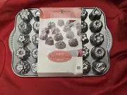 Nordic Ware Bundt Tea Cake Candies Pan Cast Aluminum Baking Mold 30 Cakes Platin