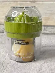 Trudeau Lemon Squeezer With Lid Plastic Citrus Juicer 1/2 Cup 125ml