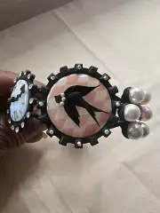 Betsey Johnson Alice In Wonderland Hinge Bracelet Very Rare - 1