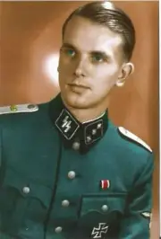 WW II - German Photo -- Officer - -