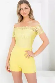 Yellow Lace Cold Shoulder Romper Size Large Bow Tie Back Formal Summer Travel