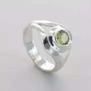 Round Green PERIDOT Ring - Multiple Sizes - 925 STERLING SILVER #6e