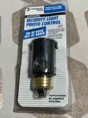 INTERMATIC, Automatic, Dusk-to-Dawn, Light Sensing Socket Converter. NEW!