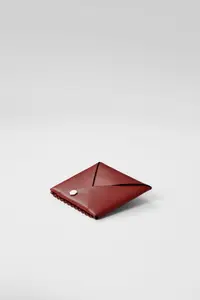 在飛比找樂天市場購物網優惠-Envelope 巧摺短夾 紅色 植鞣皮革卡片夾/零錢包