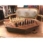 早期 歐式 西洋棋 木雕刻 棋盒 手提棋盒 手提西洋棋 桌遊 稀有收藏 擺飾 陳列 歐式刻花 雕花 復古