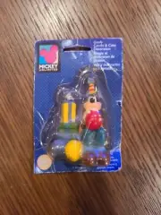 1996 Vintage Mickey Unlimited Candles & Cake Goofy Decoration.