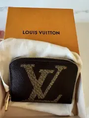 BRAND NEW Authentic Louis Vuitton Monogram Giant Zippy Coin Purse Wallet Box