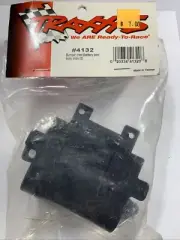 Traxxas 4132 Bumper/Battery Box/Clips Nitro Stampede Nitro Rustler