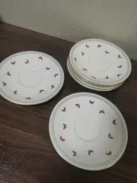 在飛比找Yahoo!奇摩拍賣優惠-日本回流瓷器蝴蝶夫人六只咖啡碟細節如圖全品未見使用痕跡