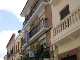 雷耶斯背包客旅館Hostal Reyes