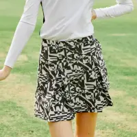在飛比找momo購物網優惠-【Snowbee 司諾比】女士高彈吸排萬花筒短裙(高爾夫球裙