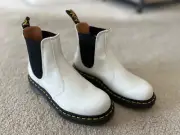NWT DR. MARTENS 2976YS Smooth LEATHER PLATFORM CHELSEA BOOTS Size 4 US M, 5 US L