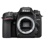Nikon D7500 + 18-140mm f3.5-5.6 G ED VR