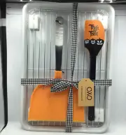Cook With Color Halloween 4 Pc Baking Set Spatula Turner Bake Pan & Cooling Rack