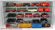 Train 15-HO Display Case