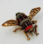 Signed Joan Rivers Vintage New Antique Gold Tone 27 Crystal Queen Bee Pin Brooch