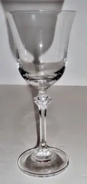 Oneida Crystal "Tosca" Pattern 7.5" Wine Glass/Stemware