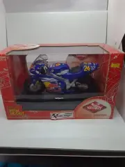 Yamaha YZR 500 Red Bull Racing Team Garry McCoy Startnummer 24 Guiloy 1/10 Scale