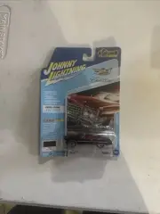Johnny Lightning 1973 Cadillac Eldorado Convertible 1:64 ** CLASSIC GOLD 2020