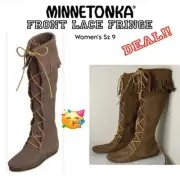 Minnetonka Front Lace Fringe Boot. Sz 9 Dusty Brown