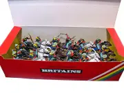 Britains Deetail 7th Cavalry - 18 Figures - 1st vers # 7489 mint in counter pack